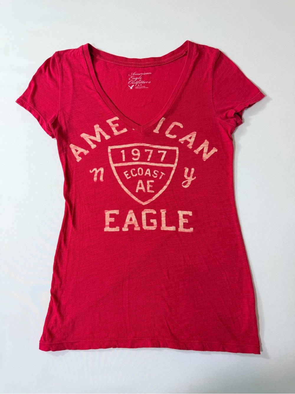 American Eagle Retro Y2K AEO Graphic V Neck T-Shirt Red Women’s Cotton Small